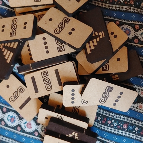 Domino Maya - Picture 3 of 4